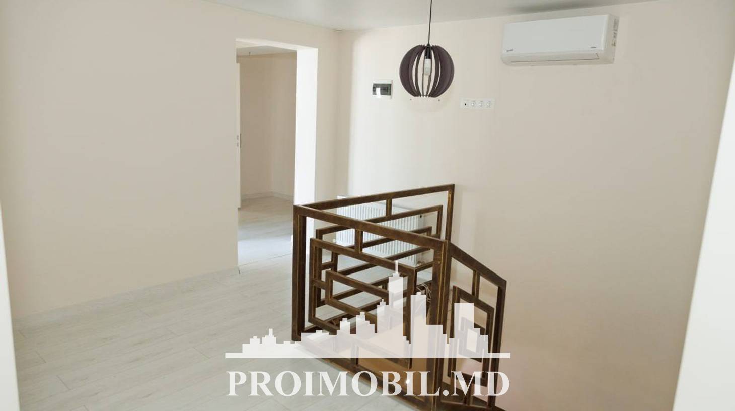https://images.proimobil.md/mSLBhNmaHY1UTWR79k1GQ9vXcV1WOEmlNr1VxwVPejk/watermark:0.75:so:0:30:0.39/resize:fill:1460:816:1/gravity:ce/bG9jYWw6Ly8vZXN0YXRlL2xyLzljNDI1NzA3LTFjNWUtNDBlOC1iOGMwLTIzMDQ1ZDhjZDJhNy5qcGVn