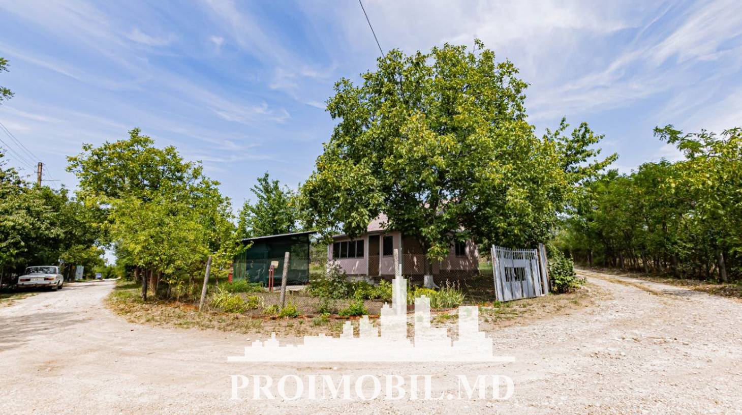 https://images.proimobil.md/mWsTFzHy4a3TWftzOayBSdXDLZajv9O86Sf9YjTpOo0/watermark:0.75:so:0:30:0.39/resize:fill:1460:816:1/gravity:ce/bG9jYWw6Ly8vZXN0YXRlL2xyLzQ2OGM1ZDIzLWM2NWUtNDRhYS1iZjU1LWIxNzQ5Y2QzY2I4ZC5qcGVn