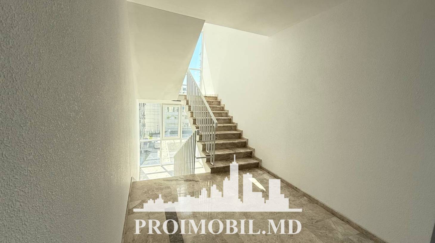 https://images.proimobil.md/mXDdV6M3jpd42_nIPNHZep9mZkJaOj02OMEzvZj77hs/watermark:0.75:so:0:30:0.39/resize:fill:1460:816:1/gravity:ce/bG9jYWw6Ly8vZXN0YXRlL2xyLzU1MzZkMzcwLTRlMzItNGE4ZS04MTliLWQwYTQ0NmJiYzU1Ny5qcGVn