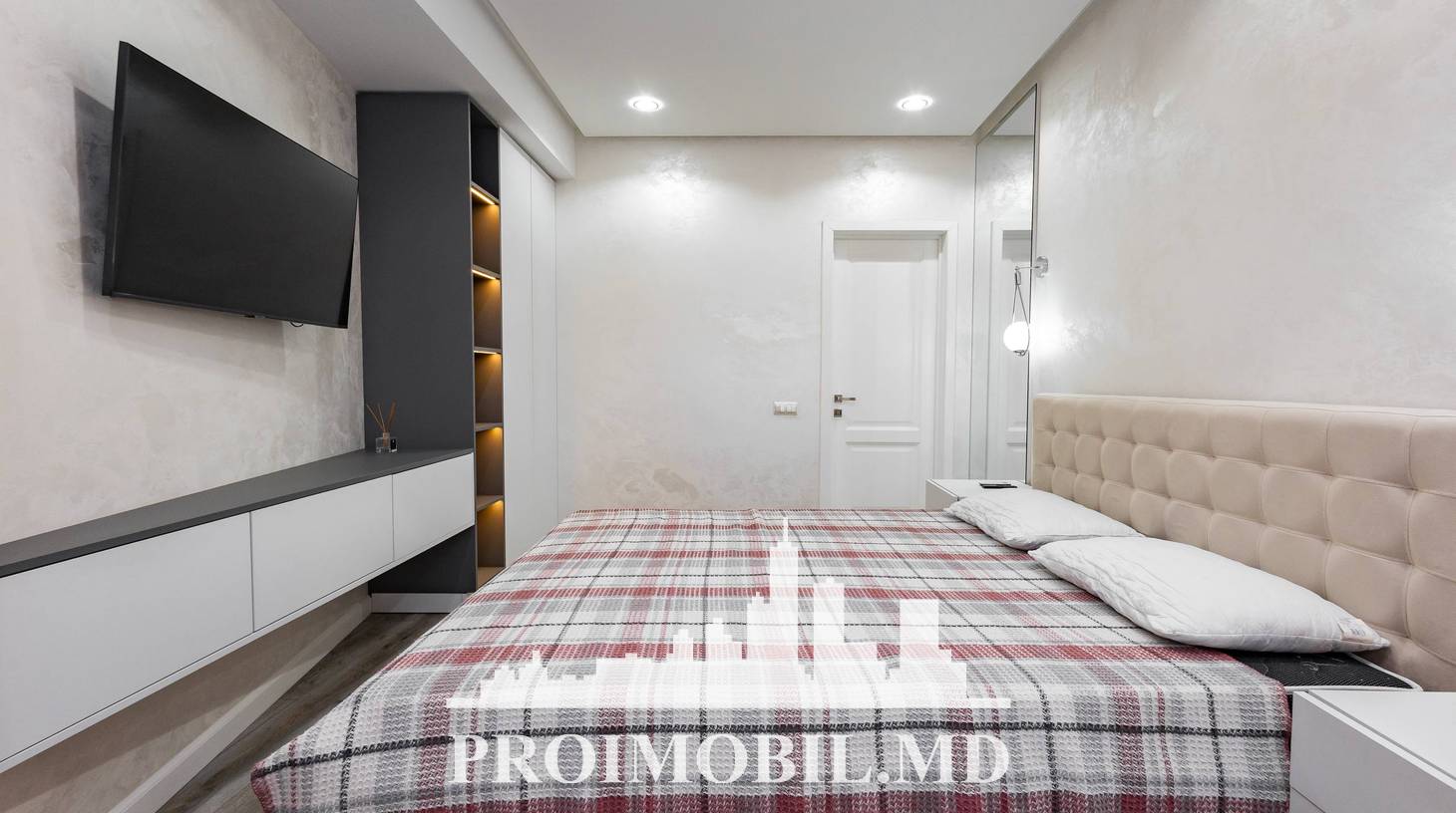 https://images.proimobil.md/mYSZ3xOzR8_Cn1FOA8k7PILiqJ4W2-kMw3e9Bz6jOMM/watermark:0.75:so:0:30:0.39/resize:fill:1460:816:1/gravity:ce/bG9jYWw6Ly8vZXN0YXRlL2xyLzUzNmQzZTY4LTA5ODUtNDFiZS04MDk1LTY1OGE2ODMxMTIzYS5qcGVn
