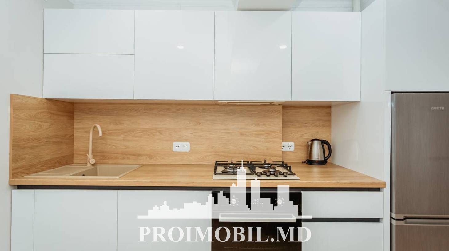 https://images.proimobil.md/mZZyhMBP0kS4b29oeyybxCHdr7MeyNuFYNIq13nDIMg/watermark:0.75:so:0:30:0.39/resize:fill:1460:816:1/gravity:ce/bG9jYWw6Ly8vZXN0YXRlL2xyL2Q1MjMxYThlLWNhMjYtNDdjOC04MGI1LTljNDBjZWVjODkwMS5qcGVn