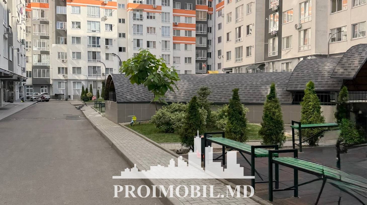 https://images.proimobil.md/m_FoF4VGEwVTaK-Hcis8EwuOpRbMaWtMQzyhotwTlTw/watermark:0.75:so:0:30:0.39/resize:fill:1460:816:1/gravity:ce/bG9jYWw6Ly8vZXN0YXRlL2xyLzc3YTdjMTBhLTNmNGQtNDY2Yi1iOWE3LTc0Nzk2MWM1OTE0OC5qcGVn
