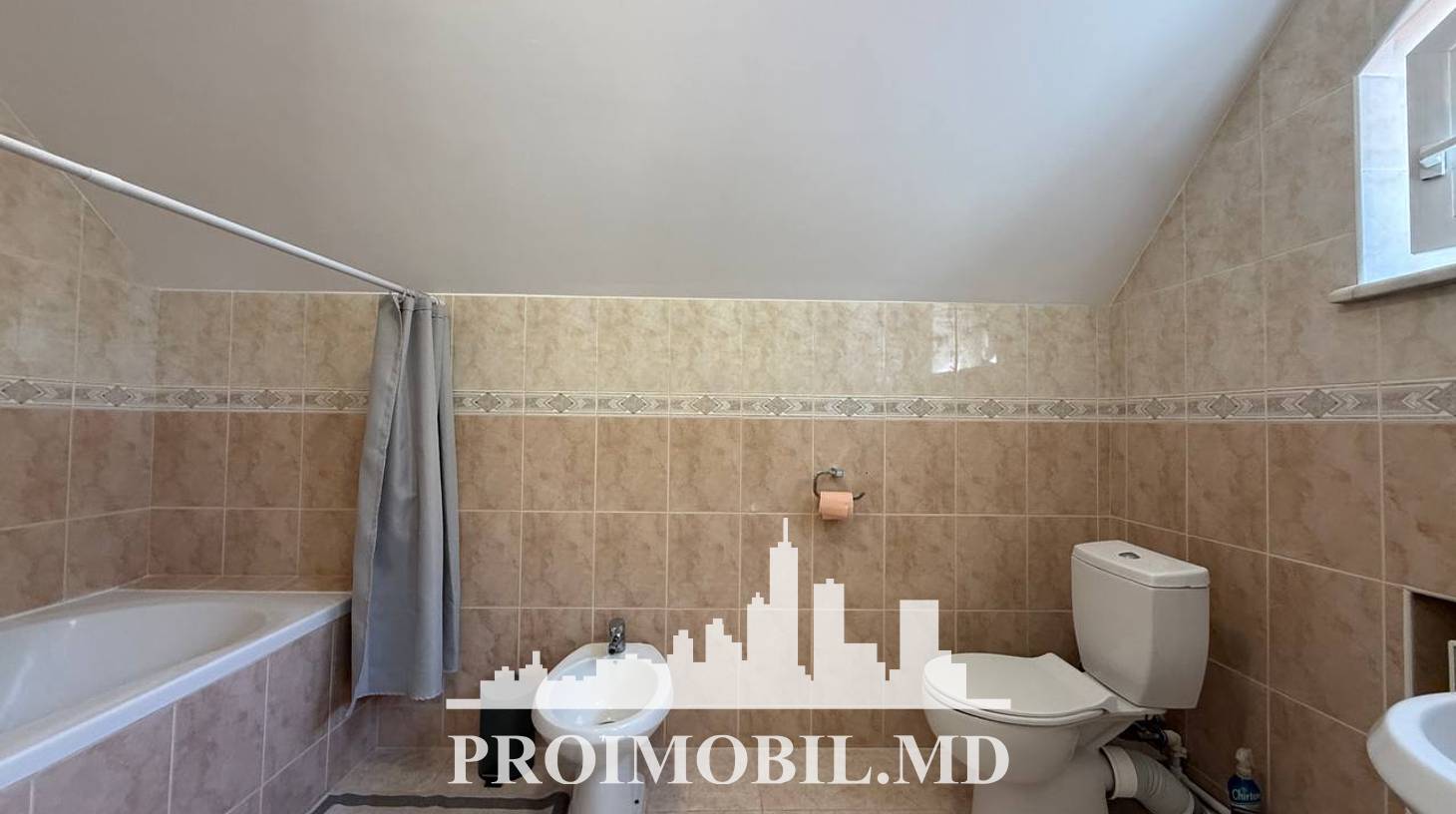 https://images.proimobil.md/mgA8485LW5LJ9nGRl0JuNfGXaUyp6k3jmW772QT-tQA/watermark:0.75:so:0:30:0.39/resize:fill:1460:816:1/gravity:ce/bG9jYWw6Ly8vZXN0YXRlL2xyL2M1YzBhYWM3LTY1MjktNDM3Ni04MzhmLTBkN2NmMDA4YWIyYy5qcGVn