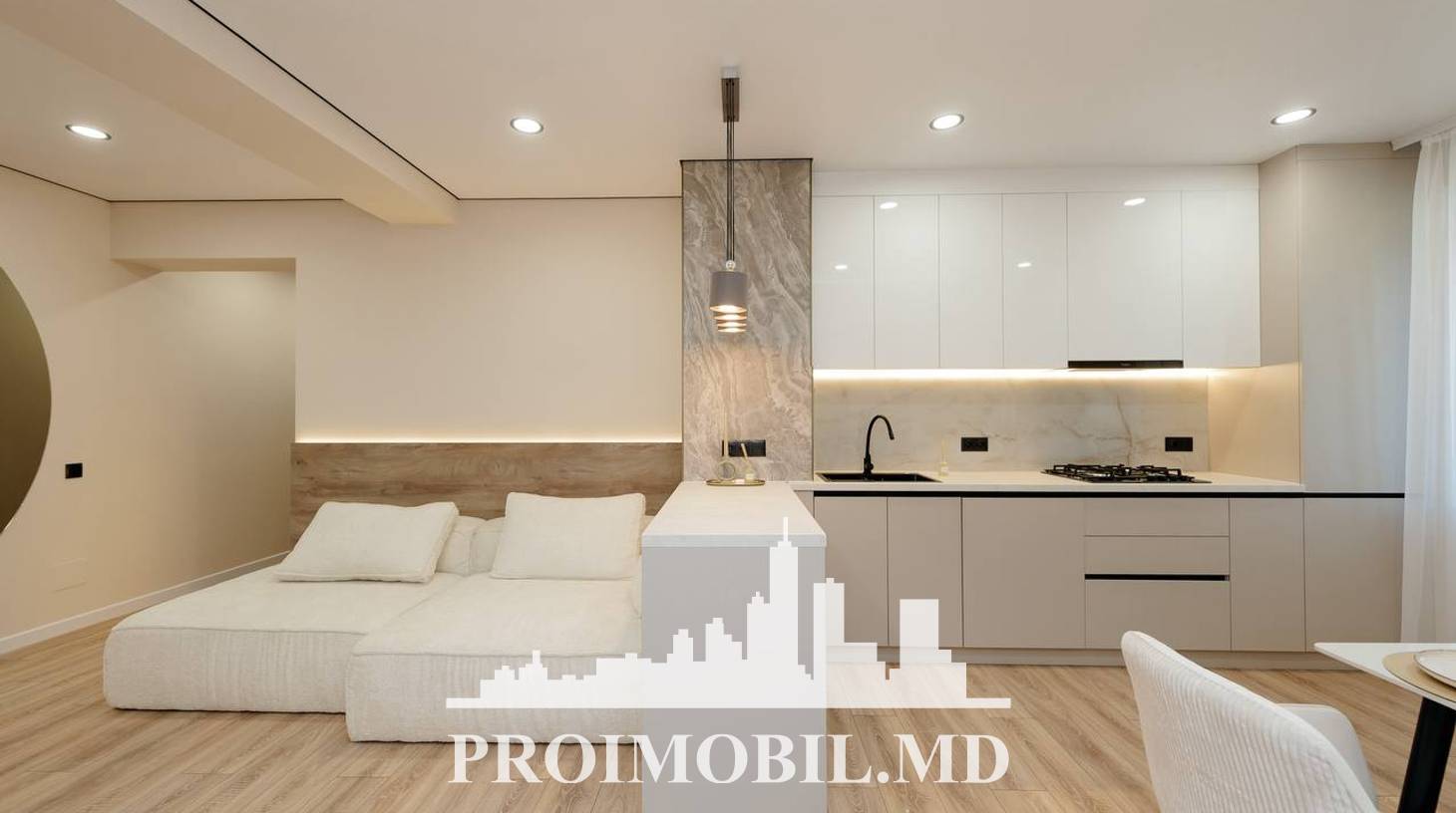 https://images.proimobil.md/mhIEHWZsNQnuRNEUz2aLkDWUZ7hJS4PBtPOm-2UCK88/watermark:0.75:so:0:30:0.39/resize:fill:1460:816:1/gravity:ce/bG9jYWw6Ly8vZXN0YXRlL2xyL2Q3YTgzMjg3LTJiZjgtNDA5Ni1hNTk3LTQzZGE3ZTk1MGRmYy5qcGVn