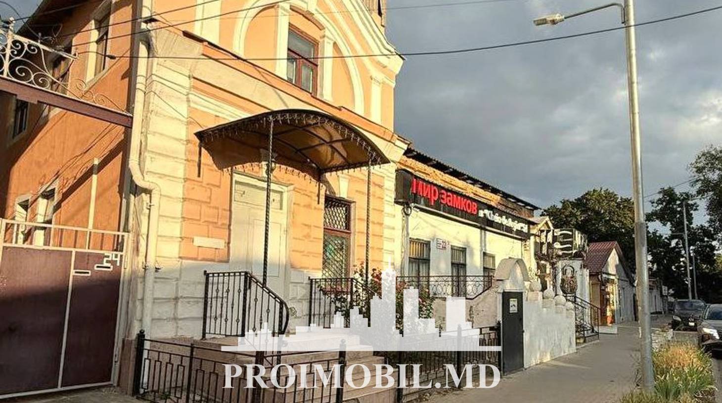 https://images.proimobil.md/mj-3BUa6YsJZP6007JpAfWjN5ps5ClixJO6WAXczsks/watermark:0.75:so:0:30:0.39/resize:fill:1460:816:1/gravity:ce/bG9jYWw6Ly8vZXN0YXRlL2xyLzZiNTc4NjlkLTA2MTktNDgyZC1hNDkxLTIzNmMwMzA0ODI1NC5qcGVn