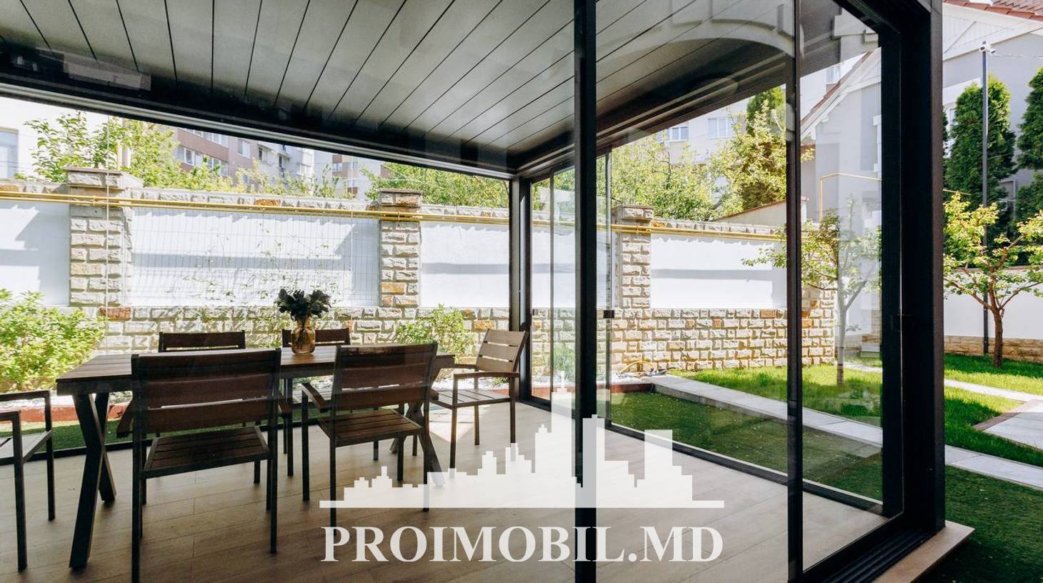 https://images.proimobil.md/mlAutYE8iJ7uVBgJdYZC_VEB6Ir_B0myzvL_Mf9OIZg/watermark:0.75:so:0:30:0.39/resize:fill:1460:816:1/gravity:ce/bG9jYWw6Ly8vZXN0YXRlL2xyL2MyOWNkY2I5LThiYzUtNDFlMS1hMWZiLWIyZDhlNzUwYzBkYS5qcGVn