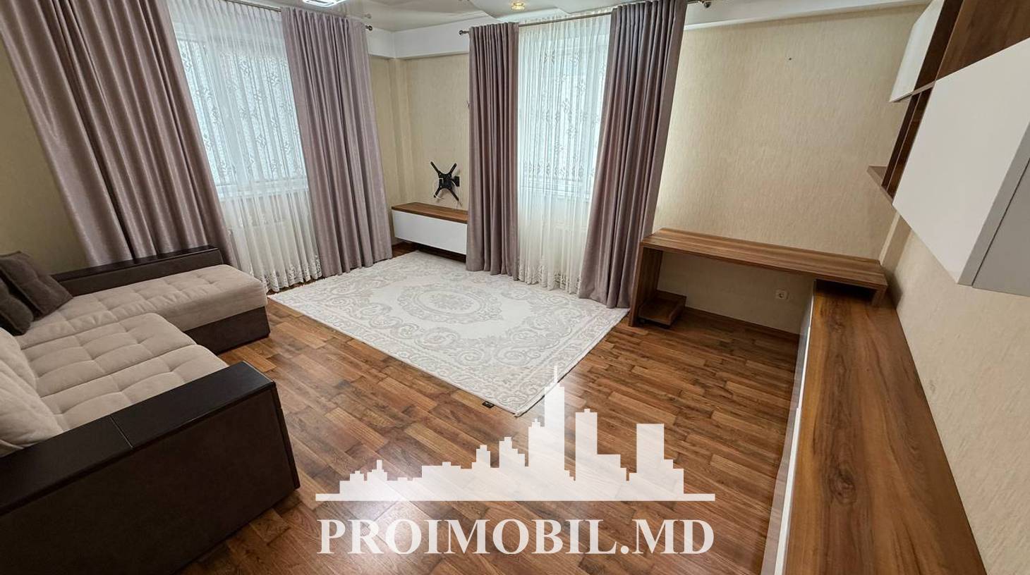 https://images.proimobil.md/mljLnW3A4b5Zko-H377JqmolO2fICjZH9JDZa7tmKOQ/watermark:0.75:so:0:30:0.39/resize:fill:1460:816:1/gravity:ce/bG9jYWw6Ly8vZXN0YXRlL2xyLzRhNDE3YTI3LWQ5YTItNDNjMy04M2JjLTNhMzViMjRhNzBkNS5qcGVn