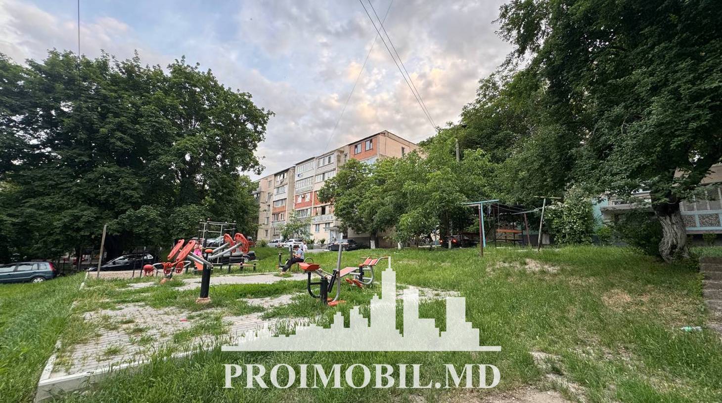 https://images.proimobil.md/mpLR9zdnGxCSNq-6YPsYFDL_c7fP86Q1_Mfx8ND2BtA/watermark:0.75:so:0:30:0.39/resize:fill:1460:816:1/gravity:ce/bG9jYWw6Ly8vZXN0YXRlL2xyLzQ4ODJkMzgwLTQ0MWEtNDY3Yi05MzRjLTIwZmMzMTE4NWY1Mi5qcGVn
