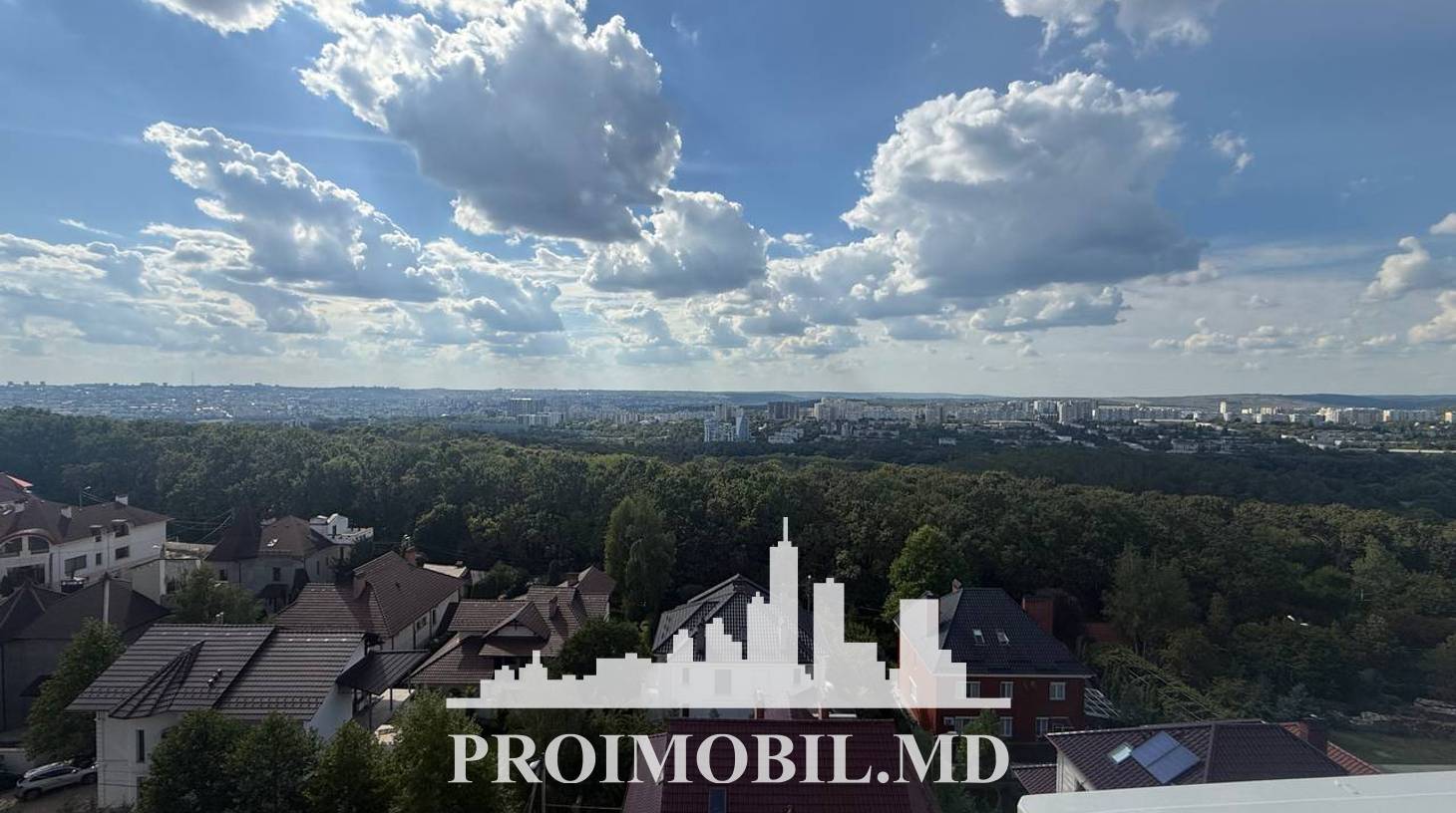 https://images.proimobil.md/mqN5pjcm0HBGatB-avZCmz-ZwipEHT6EdGiis2NWQis/watermark:0.75:so:0:30:0.39/resize:fill:1460:816:1/gravity:ce/bG9jYWw6Ly8vZXN0YXRlL2xyLzRmYWU0OWE2LWQxYTktNDk1MC1hYjhlLTJhMzQ3Yzg1Zjk0MC5qcGVn