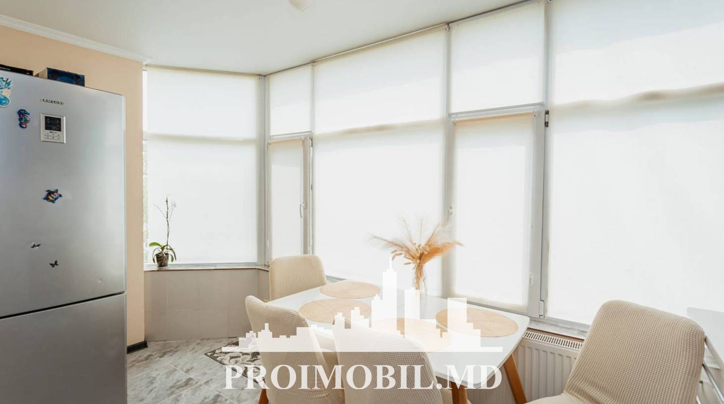 https://images.proimobil.md/mrFjkl6ehzPBzStIj7bnNx1ucm25CxkIfdXj2_LGfwI/watermark:0.75:so:0:30:0.39/resize:fill:1460:816:1/gravity:ce/bG9jYWw6Ly8vZXN0YXRlL2xyLzJjMzA1ZDAxLWJkZmUtNGYyOC04NmRhLTA2OTZkZjNjMDRhOS5qcGVn