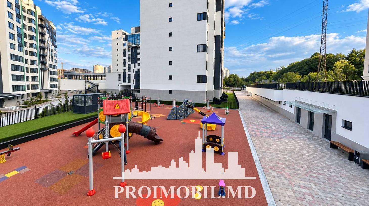 https://images.proimobil.md/mrP-__QTwY1NEhQJM6qsiCasX65FFW9IqZ2eCpfDjMQ/watermark:0.75:so:0:30:0.39/resize:fill:1460:816:1/gravity:ce/bG9jYWw6Ly8vZXN0YXRlL2xyLzVmMDBlYTMwLTBhZjYtNDlhZC1iYWJmLWI2NGI0ZTY0ZDVlNC5qcGVn
