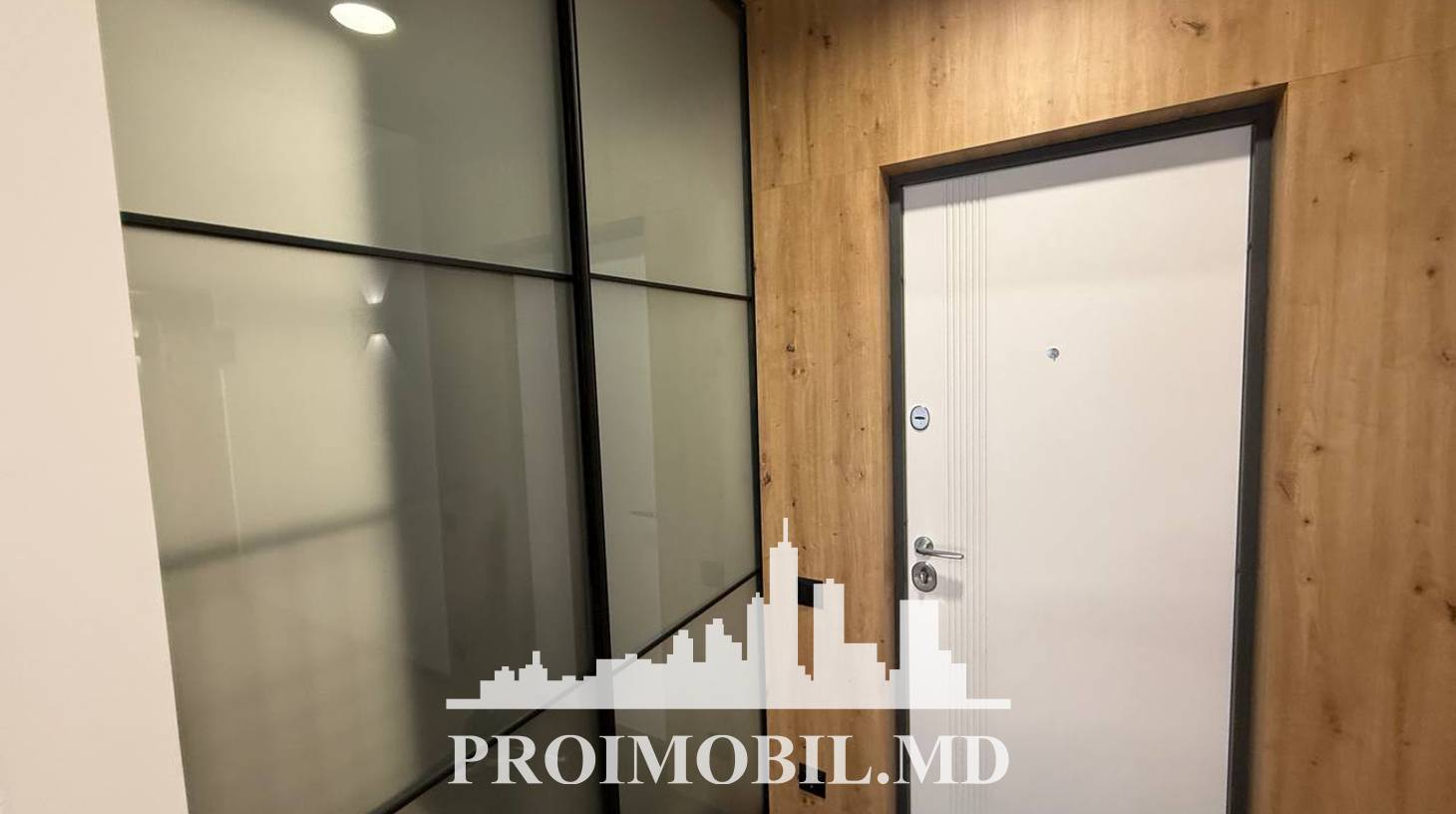 https://images.proimobil.md/muzZaTYFAf-SUGV57BBe3NZhmm5ODAa4hyim3v230_k/watermark:0.75:so:0:30:0.39/resize:fill:1460:816:1/gravity:ce/bG9jYWw6Ly8vZXN0YXRlL2xyL2QyNTdhOTZmLTY0YWMtNDk0OS1iYTgxLWMyNzc2YTQ4MGVkYy5qcGVn