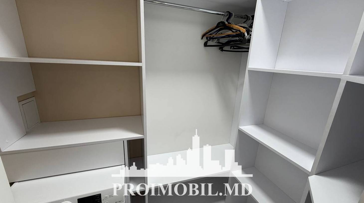 https://images.proimobil.md/mz18xfavsBY6-8WQkpjMBWYfL3i3s11LCveKFFvIUzA/watermark:0.75:so:0:30:0.39/resize:fill:1460:816:1/gravity:ce/bG9jYWw6Ly8vZXN0YXRlL2xyLzRlZjc5OTI1LTI3ZTItNGFmOC1iZDcwLTdlNjAzMDlmMjQ5MS5qcGVn