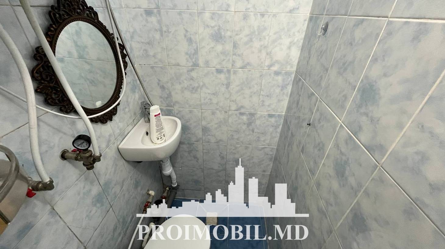 https://images.proimobil.md/mzx4IAIOJtT_Gd57q9H8ZaXmszT0r4dhuuW_gs6sgew/watermark:0.75:so:0:30:0.39/resize:fill:1460:816:1/gravity:ce/bG9jYWw6Ly8vZXN0YXRlL2xyLzJkYmZkNWUzLTRlM2MtNGNiZi04NjAyLWY5ZmMwZjJiNzdkZS5qcGVn