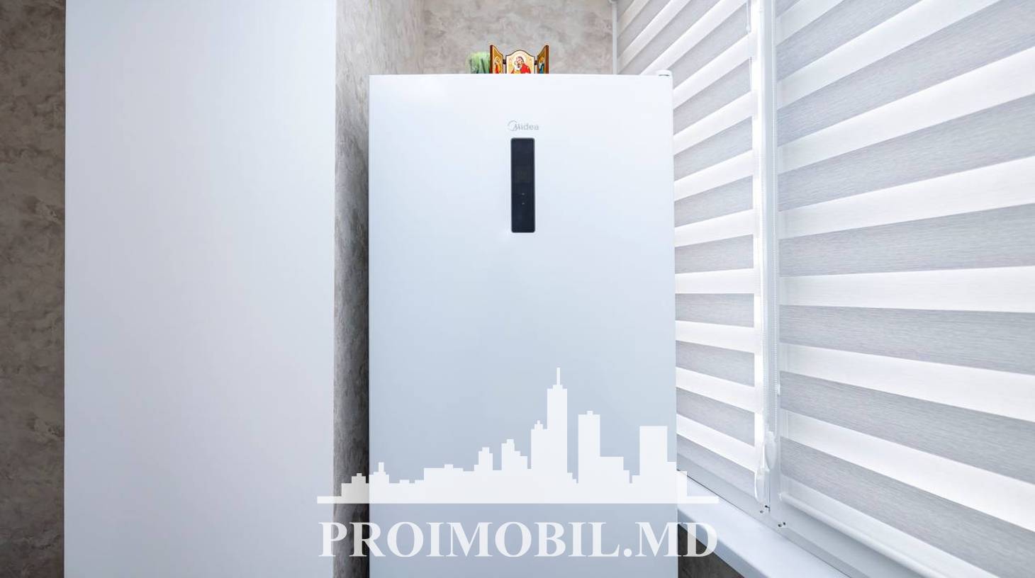 https://images.proimobil.md/n4yiOM3QQRslUFpOoXO-xtsaY7gA3372Bdid5QkDyT0/watermark:0.75:so:0:30:0.39/resize:fill:1460:816:1/gravity:ce/bG9jYWw6Ly8vZXN0YXRlL2xyLzUxZTcxYjRmLTBkZTktNGZjZS05NzEyLTUyNGUzYWFiZDE2MS5qcGVn