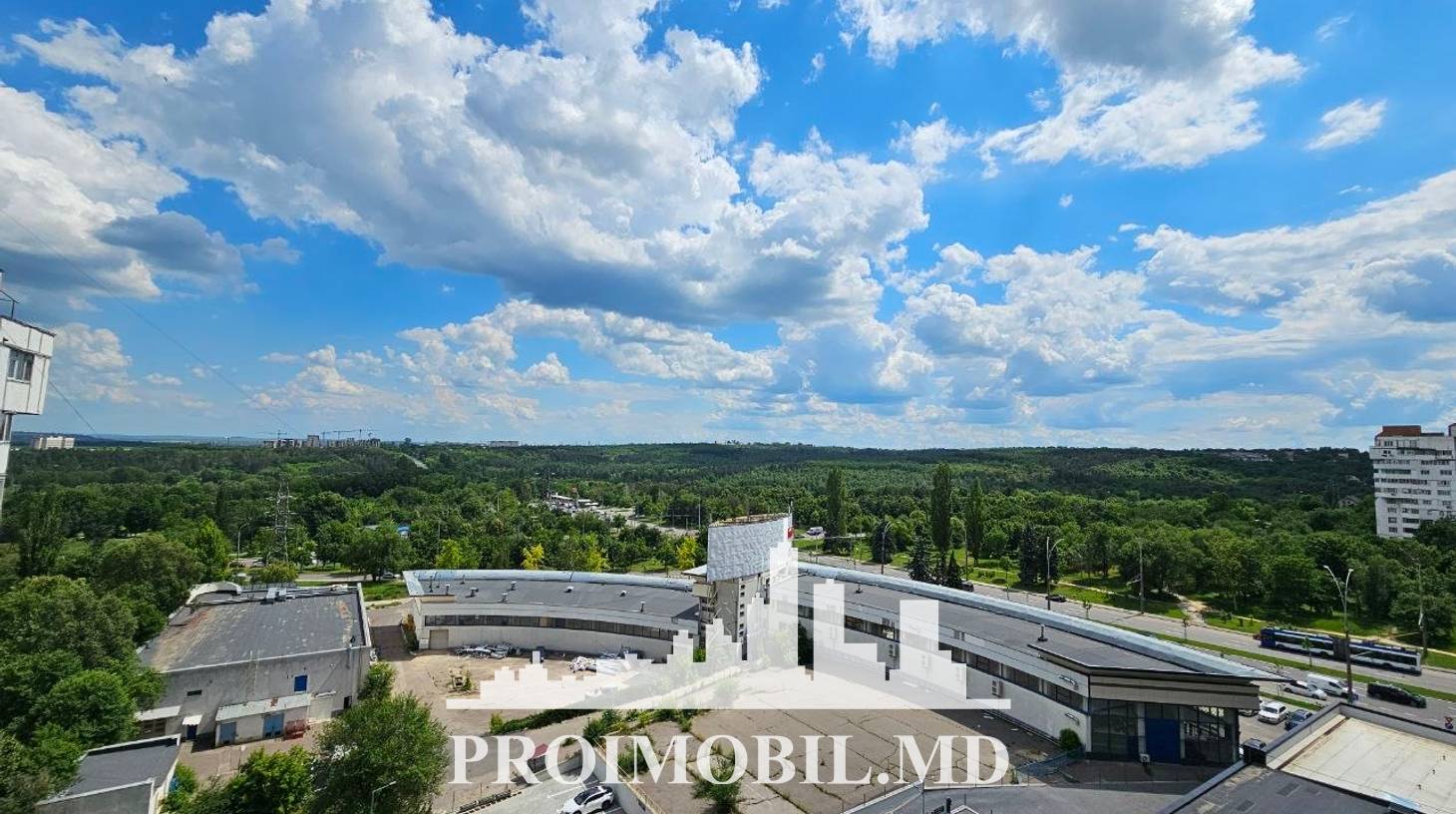 https://images.proimobil.md/n7Ntk6F65HSXSd9Ws7nYxwbtley34ZbgsA_bIWBWxXg/watermark:0.75:so:0:30:0.39/resize:fill:1460:816:1/gravity:ce/bG9jYWw6Ly8vZXN0YXRlL2xyLzNkNmQ1Y2MzLWJjNjMtNGRlOS04ZTExLTlhZGJhNjg3MTRkOS5qcGVn
