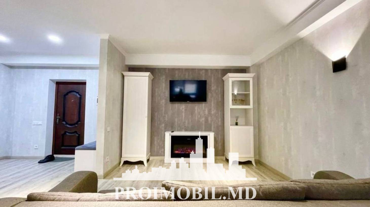 https://images.proimobil.md/n7nJy_W4cdGYQg0e3NsYnxHH_JU6OsZdNK7kF36rAQk/watermark:0.75:so:0:30:0.39/resize:fill:1460:816:1/gravity:ce/bG9jYWw6Ly8vZXN0YXRlL2xyLzRiNzgwYjE0LTU5NjctNDA1ZC04ZGE5LWJiYzMwMjYwOTQ0YS5qcGVn