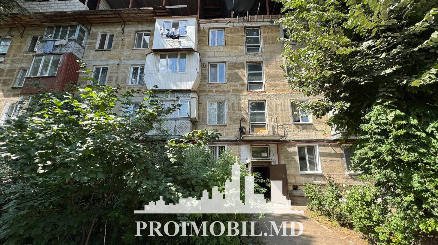https://images.proimobil.md/n8B2xFMuoqRkotcWkwRd0RsInyhl2Pr6DcwHujjoGZA/watermark:0.75:so:0:30:0.39/resize:fill:1460:816:1/gravity:ce/bG9jYWw6Ly8vZXN0YXRlL2xyLzIwZjQyOGQwLWQyZDEtNDJhZC04NWQ4LWUwYTBjMmYxNTA3Yy5qcGVn