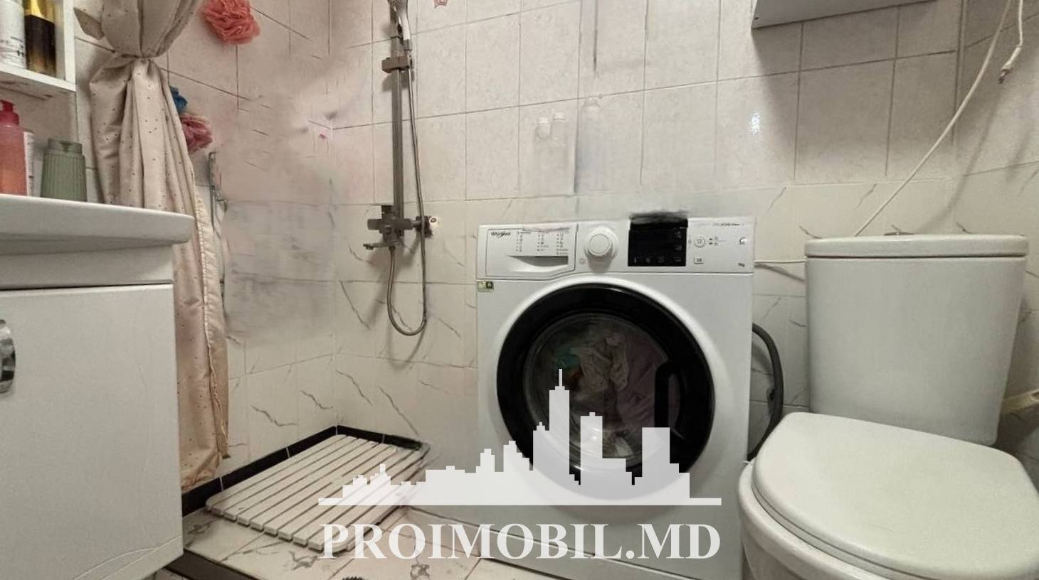 https://images.proimobil.md/nAXsUgxtndYsGKWHXGTYzHXabm1e0h-IsBS_p7yJCsE/watermark:0.75:so:0:30:0.39/resize:fill:1460:816:1/gravity:ce/bG9jYWw6Ly8vZXN0YXRlL2xyLzJmYjU1NGRlLTg4MDctNGY3Ni1hNjY3LTEyMDFjYTA1ZTJjZi5qcGVn