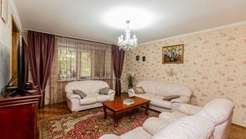 https://images.proimobil.md/nBRqgveRgFlUevvX6GoBz0kU-QsmgB6kvP1Z0jATcic/resize:fill:350:198:1/gravity:ce/bG9jYWw6Ly8vZXN0YXRlL2xyL2VmMmJmYjc3LTEyNTMtNDZjNy1hYzEwLTJkOGRjODc3MTM0OS5qcGVn