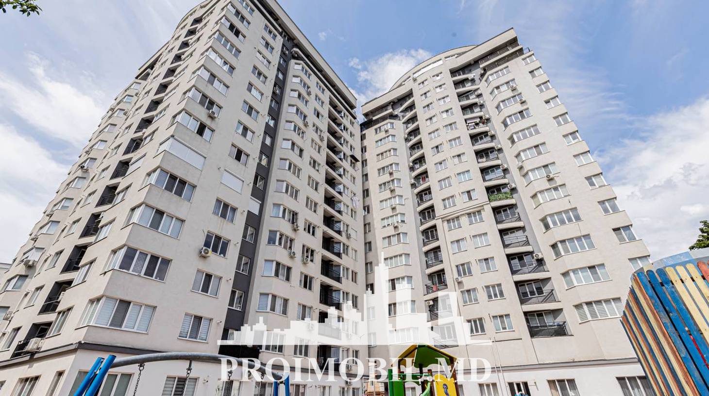 https://images.proimobil.md/nDza3MtGIhTUPN2XaXy0Dvg2IH799LHrum49I47rB6Q/watermark:0.75:so:0:30:0.39/resize:fill:1460:816:1/gravity:ce/bG9jYWw6Ly8vZXN0YXRlL2xyLzBlY2FiM2FjLTRiZDgtNGU5Ny1iNzkzLTNkMTk2NjUzYWVjNy5qcGVn
