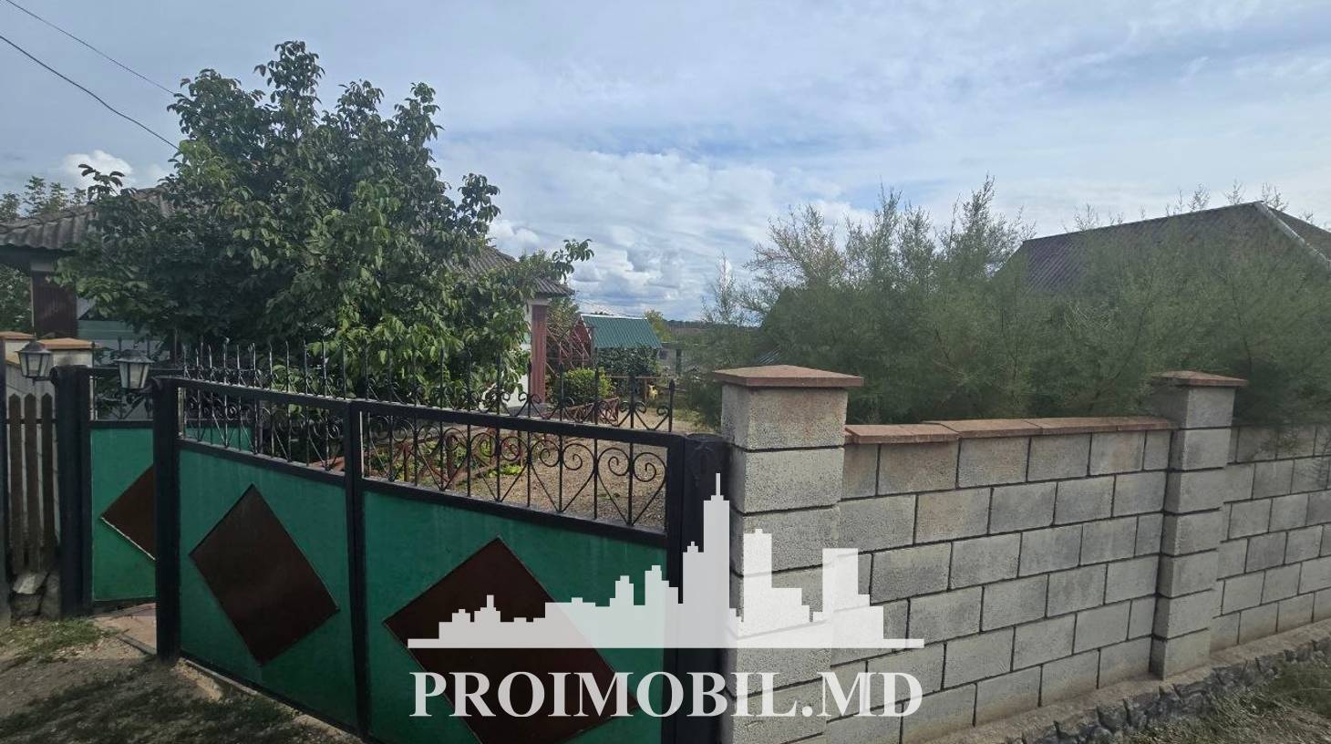 https://images.proimobil.md/nEI9KHkGJAJ-QH3OYhzdE1xH4mqctfwOVM_J-oNuYVU/watermark:0.75:so:0:30:0.39/resize:fill:1460:816:1/gravity:ce/bG9jYWw6Ly8vZXN0YXRlL2xyLzBhMjkxMDlmLTNjYTAtNDM0Zi1iZDM5LTU5YmIyMWZkZDljZC5qcGVn