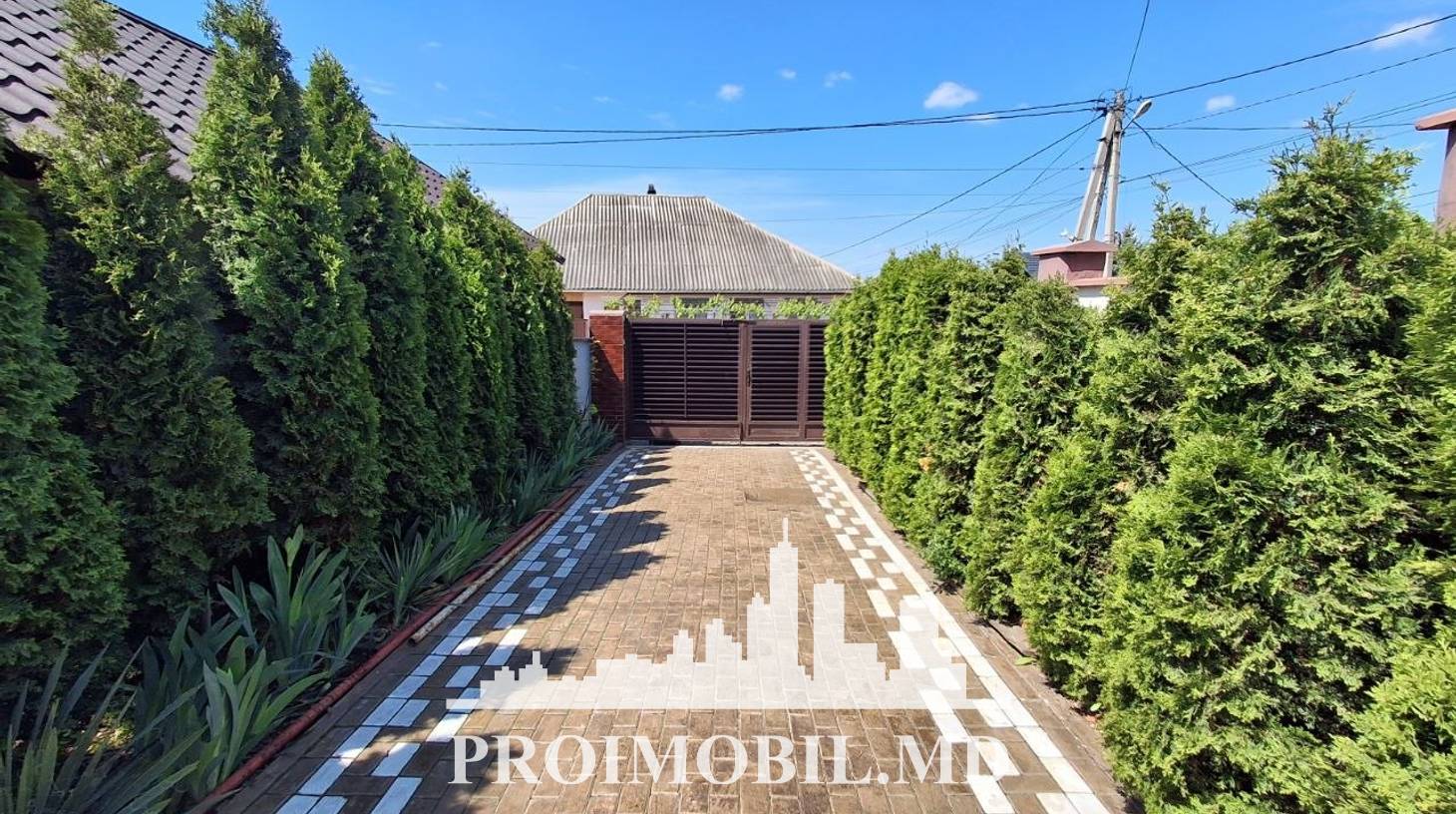 https://images.proimobil.md/nGc5RFqxRUTPdhgWDPw8u3kgkaWni4uO1-AhIl7VrtE/watermark:0.75:so:0:30:0.39/resize:fill:1460:816:1/gravity:ce/bG9jYWw6Ly8vZXN0YXRlL2xyLzBhMDM3ODMzLTdkZWEtNGM1MC1hMzJkLTRmMmYzMDhjMDc2MC5qcGVn