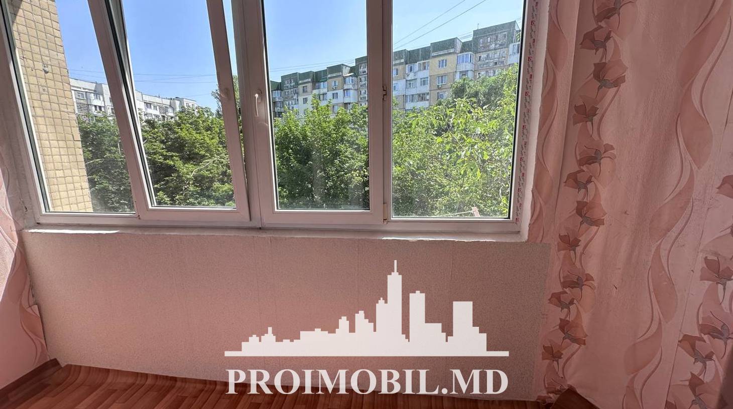 https://images.proimobil.md/nJzc0FZbo-NRsNpwFLN0OeTdFx12F4QvvdeCZfIY7qs/watermark:0.75:so:0:30:0.39/resize:fill:1460:816:1/gravity:ce/bG9jYWw6Ly8vZXN0YXRlL2xyLzA5OWY4Y2QxLWFkZWEtNDI0Ny05ODkzLTgwMjgwYjEzNWQyYi5qcGVn