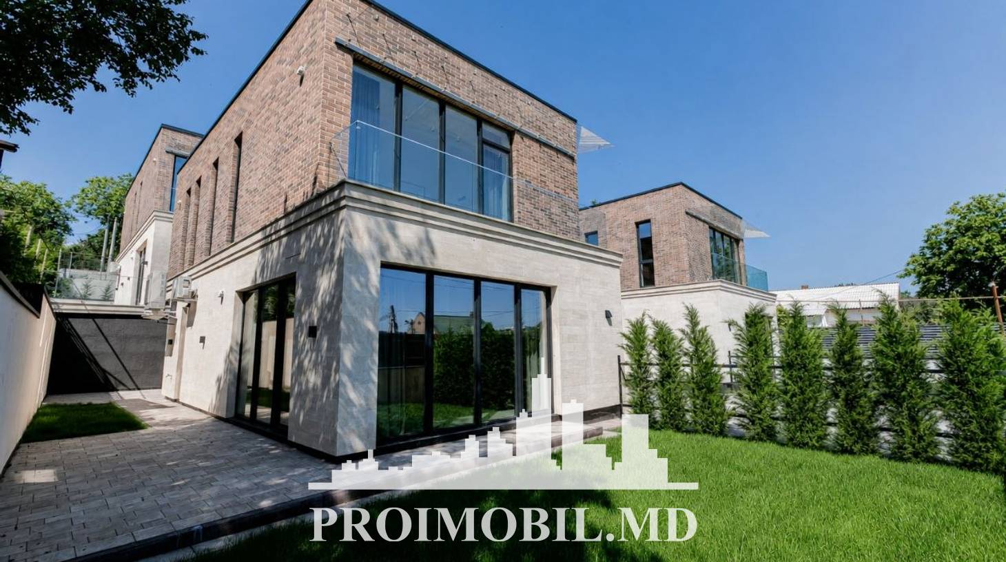 https://images.proimobil.md/nLmh_ZNoKzoxOLPBF2sJ-ejfuw6a4bkxixxzgi9m5Y8/watermark:0.75:so:0:30:0.39/resize:fill:1460:816:1/gravity:ce/bG9jYWw6Ly8vZXN0YXRlL2xyL2YyZGM2MzE5LTlkNmUtNDBhYi04NGM4LTcyNTRjODM1OWRjNS5qcGVn