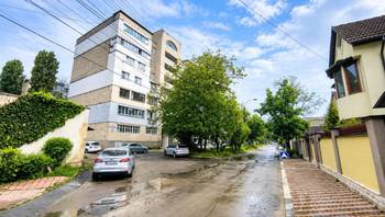 https://images.proimobil.md/nMhNZOIZQ-Eu88zIbhw5BiwgZOmObBIBP2YmdCwk4LI/resize:fill:350:198:1/gravity:ce/bG9jYWw6Ly8vZXN0YXRlL2xyL2Q2ZDViMGQ5LTdlMmMtNGRkOC1iZmI1LWIzMzE2NGU4ZWZhYy5qcGVn