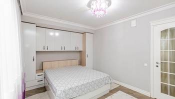 https://images.proimobil.md/nNDqLYjRDz6FoWZlzHYldao6eGlxziHa9gcuiUOoWDk/resize:fill:350:198:1/gravity:ce/bG9jYWw6Ly8vZXN0YXRlL2xyLzNkYTAyNTE5LTQ0OGYtNDZmZS05NThiLTQ2ZWY4YjYzODVkNy5qcGVn