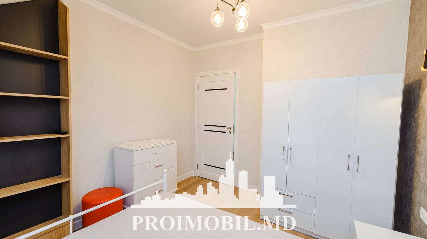 https://images.proimobil.md/nOK-trWUWgAeaF_XfIeiq8dQ0Sbg1gO-I4jKBC8hqBk/watermark:0.75:so:0:30:0.39/resize:fill:1460:816:1/gravity:ce/bG9jYWw6Ly8vZXN0YXRlL2xyLzRjNzcxMjAyLWMwMTItNDU1MC05NzhmLTY3ZGIwM2IwNzU0OS5qcGVn