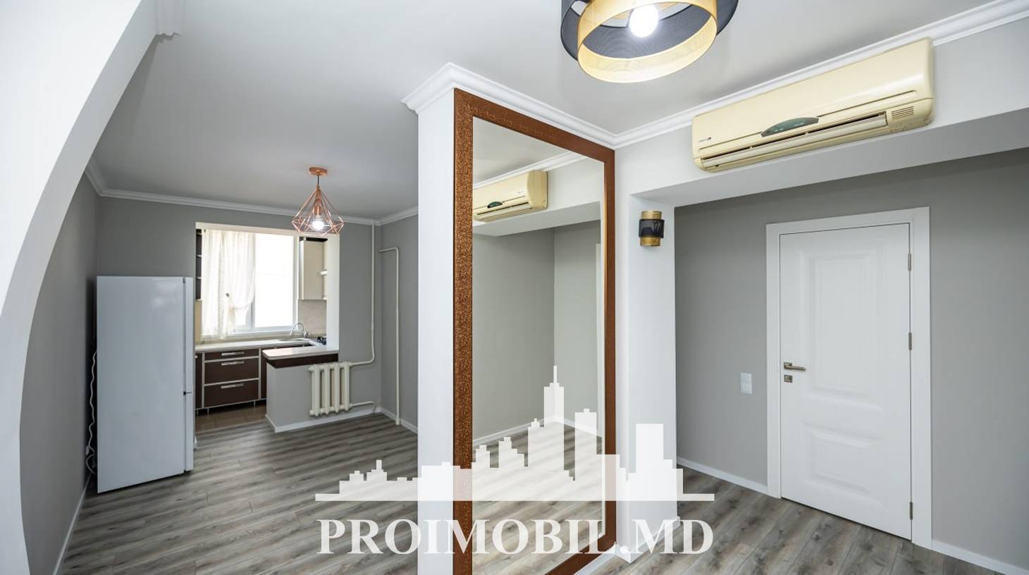 https://images.proimobil.md/nQHLPFR2qwrRAoJG1Krsvax7K2oI2efAfuuc2pDJDj4/watermark:0.75:so:0:30:0.39/resize:fill:1460:816:1/gravity:ce/bG9jYWw6Ly8vZXN0YXRlL2xyLzAzY2NjY2ZmLWRjYTQtNGMwMi05OTAyLWY4ZjM4YmE4OWE5OC5qcGVn