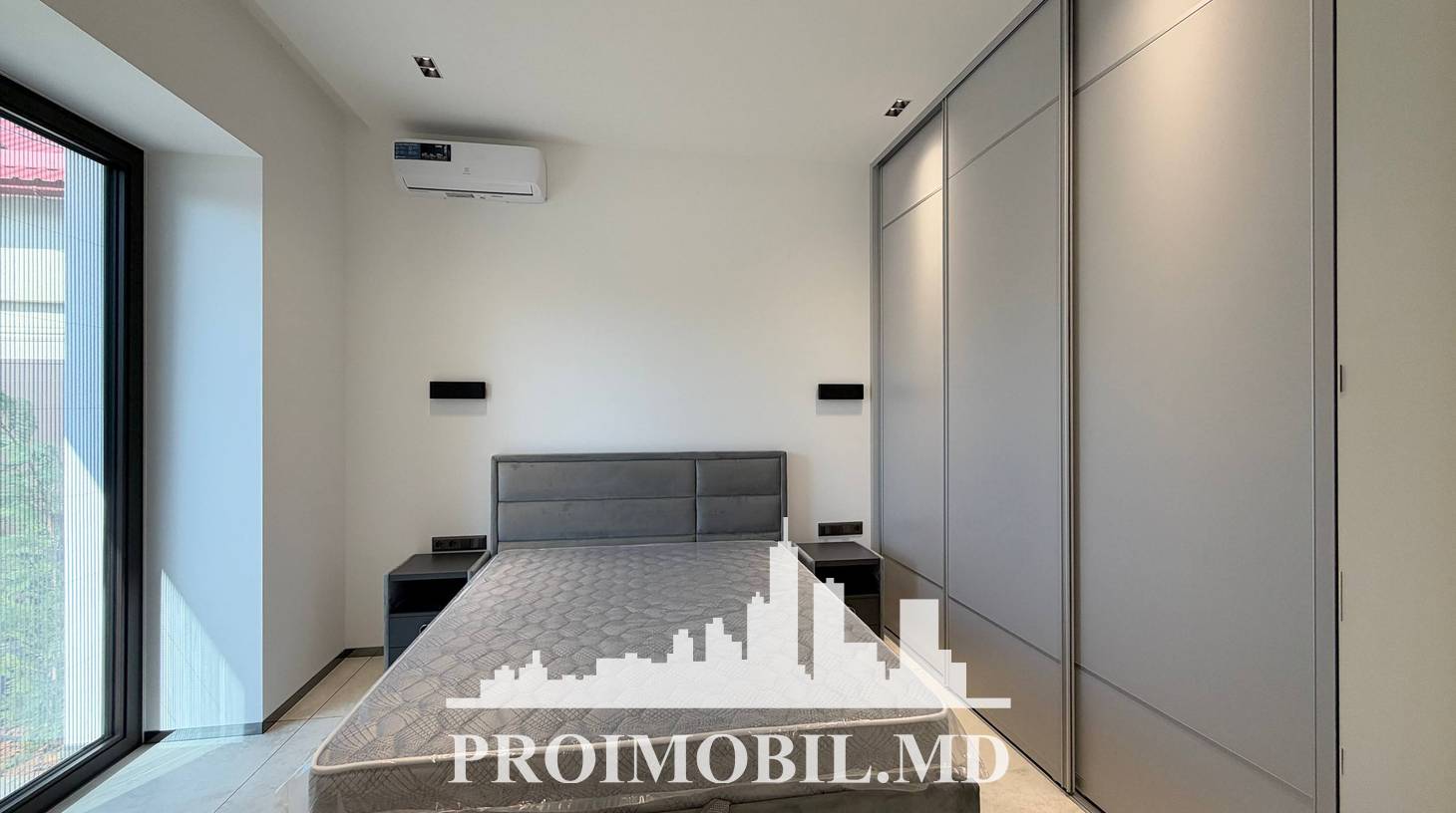 https://images.proimobil.md/nRRK_Cb4xifS3EkPf87m2oRgJKt4K813RZNaNtgwQcs/watermark:0.75:so:0:30:0.39/resize:fill:1460:816:1/gravity:ce/bG9jYWw6Ly8vZXN0YXRlL2xyL2RlOGZkZmZhLTU4MDAtNDIzNy05ZjBlLWE0MGMzYmQ0ZTcyMS5qcGVn