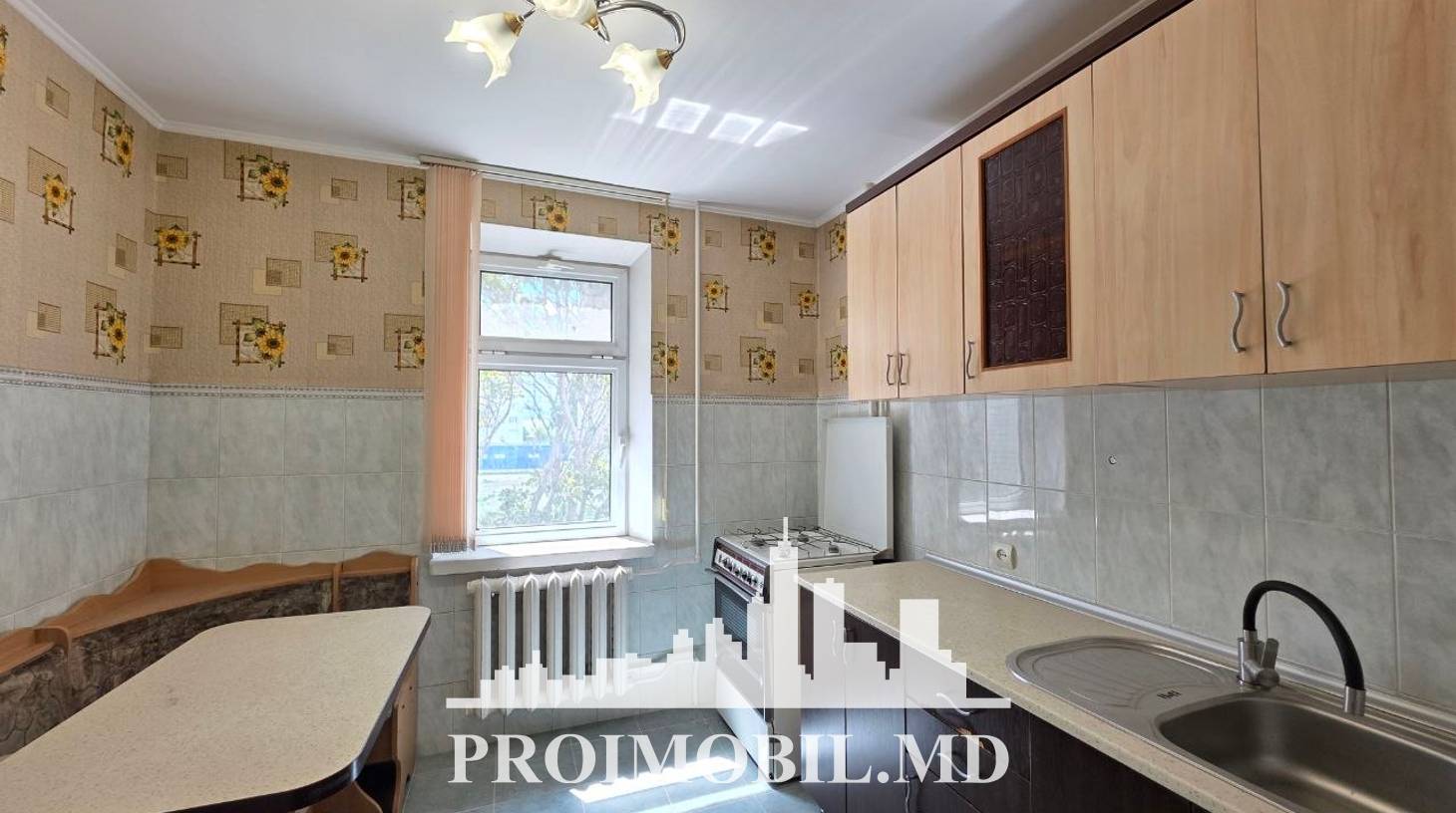 https://images.proimobil.md/nVNYEGtdxcBjTJOjahdEAmpN6mqRgiQ4QGIiWMrEHjs/watermark:0.75:so:0:30:0.39/resize:fill:1460:816:1/gravity:ce/bG9jYWw6Ly8vZXN0YXRlL2xyLzRmOGFkZjI0LTNmZWYtNDIzMy1hYzE2LTg0ZTE3N2RjZGEzYy5qcGVn