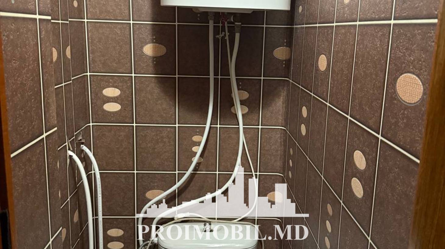 https://images.proimobil.md/nZtGimai2mhw3eXsuOqsg1f3jdIqnjAqjMy-H7PjYGw/watermark:0.75:so:0:30:0.39/resize:fill:1460:816:1/gravity:ce/bG9jYWw6Ly8vZXN0YXRlL2xyLzNhNWZkZDEwLTQxY2QtNDNjYy05NGU5LTczYmZjYzA4ZWE3Zi5qcGVn