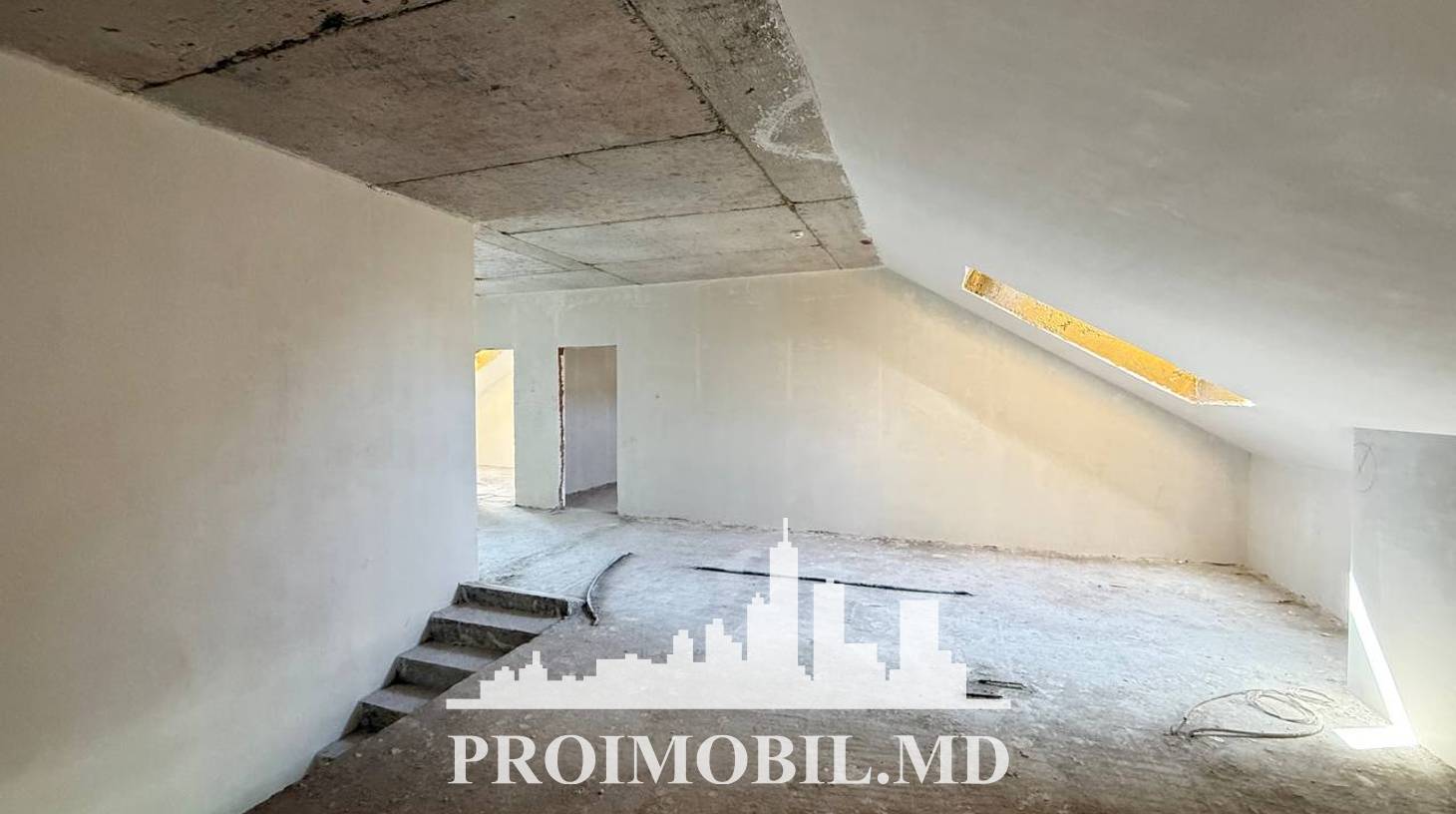 https://images.proimobil.md/n_qe5WhOvZ7HTeq4be-MMyrxppWpEgtgHfecpuJcqlQ/watermark:0.75:so:0:30:0.39/resize:fill:1460:816:1/gravity:ce/bG9jYWw6Ly8vZXN0YXRlL2xyL2JjYTI0NGU2LWEzYzUtNDViMy1iODg1LTk1ODc0MDcxNDIxMi5qcGVn