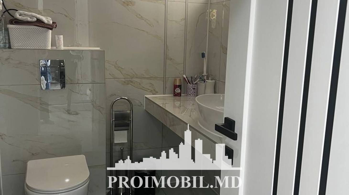 https://images.proimobil.md/nbhzQrJ5jaLn5sdoDk37uswrbqpHt3lwGX_MTfDThG0/watermark:0.75:so:0:30:0.39/resize:fill:1460:816:1/gravity:ce/bG9jYWw6Ly8vZXN0YXRlL2xyL2ZhYzE3ZDg3LTdjMDMtNDc3NS1hN2MyLWUxMTVhMjUwZmQ2Yy5qcGVn