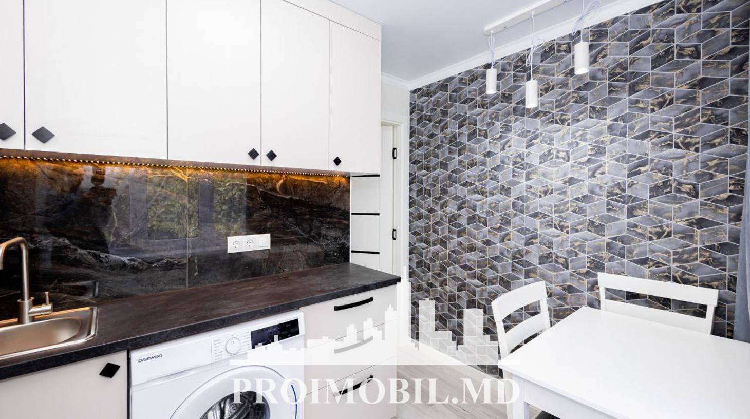 https://images.proimobil.md/nf-S-oEPVgZqroaycehIwVjg69K9Zo1rI3QNwjw6Ccg/watermark:0.75:so:0:30:0.39/resize:fill:1460:816:1/gravity:ce/bG9jYWw6Ly8vZXN0YXRlL2xyLzBjNDY5NWI3LTgwZWEtNGQwMy04MDU5LTVkYzdlMWQ3YWI1Ny5qcGVn