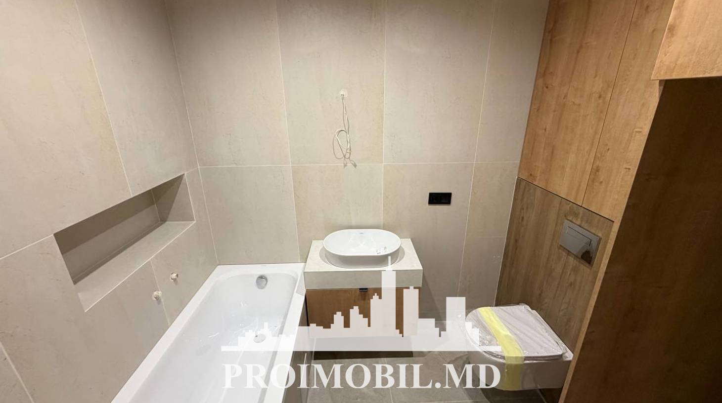 https://images.proimobil.md/nf-bR_6a23j4FSjAQS0bPIw31mDD8Hv0jHnjywkxCT0/watermark:0.75:so:0:30:0.39/resize:fill:1460:816:1/gravity:ce/bG9jYWw6Ly8vZXN0YXRlL2xyLzVjZDIwMzk1LTE1MDQtNDMyMi05NTNkLTMyODBlZDhhNzhlMC5qcGVn