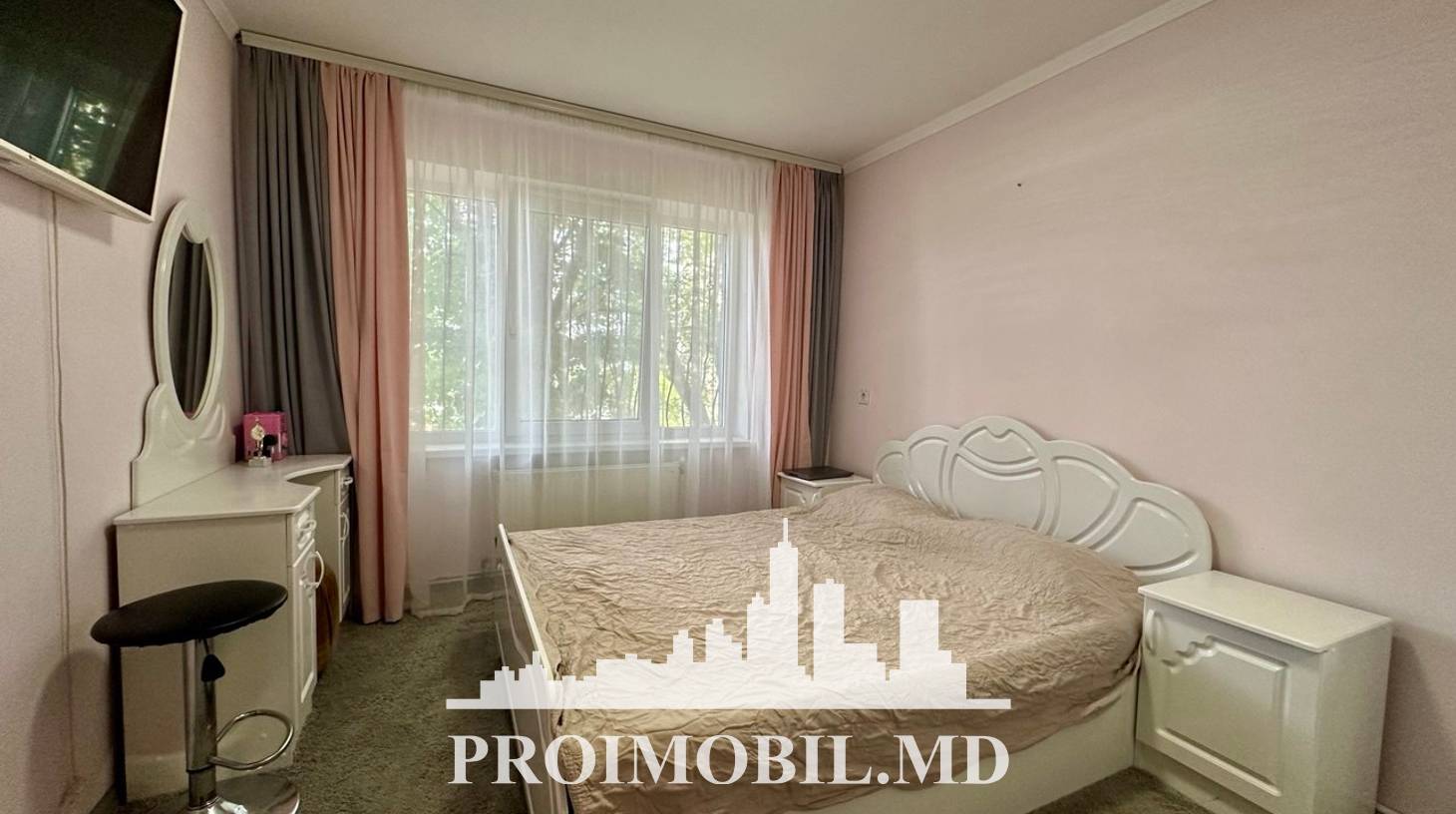 https://images.proimobil.md/nh-nT4NTBfvd6O1fNg1QZRulfBIahAaETz0xHfhrSiA/watermark:0.75:so:0:30:0.39/resize:fill:1460:816:1/gravity:ce/bG9jYWw6Ly8vZXN0YXRlL2xyL2Y2MGI3NDQzLTEyMzktNGJkMS05MDBiLTg0NjRkNjVlN2QwYi5qcGVn