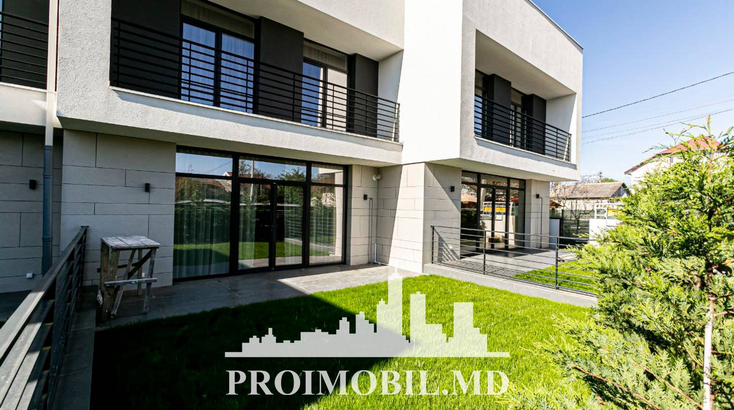 https://images.proimobil.md/nhq5upNERIihUSOeFLiKBUPjYfqWpeZOaH1Ea7AZIrk/watermark:0.75:so:0:30:0.39/resize:fill:1460:816:1/gravity:ce/bG9jYWw6Ly8vZXN0YXRlL2xyLzA2NGE5ZGY2LWY2MGEtNDU0ZC1hNGY2LTcxYzQzN2ZjZGE5YS5qcGVn