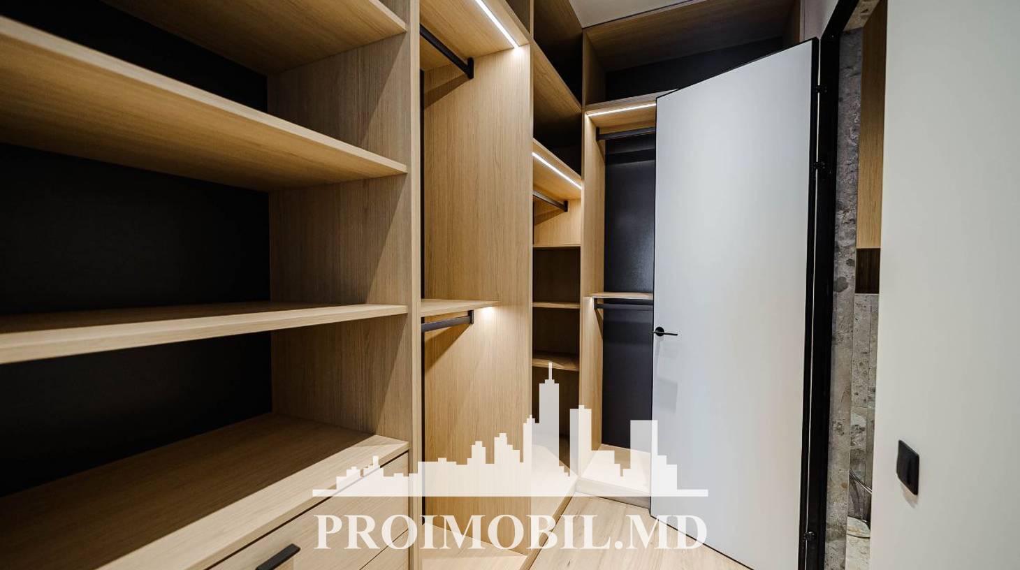 https://images.proimobil.md/njR0Bi2HW6SvLeI97-vzIgfi1aAIhIMFDPtn2c2VdWw/watermark:0.75:so:0:30:0.39/resize:fill:1460:816:1/gravity:ce/bG9jYWw6Ly8vZXN0YXRlL2xyLzQ0ODA1ZGMwLWMzODgtNDk0Ni05YmQ4LWU5ZGY1ZWViMDMzNS5qcGVn
