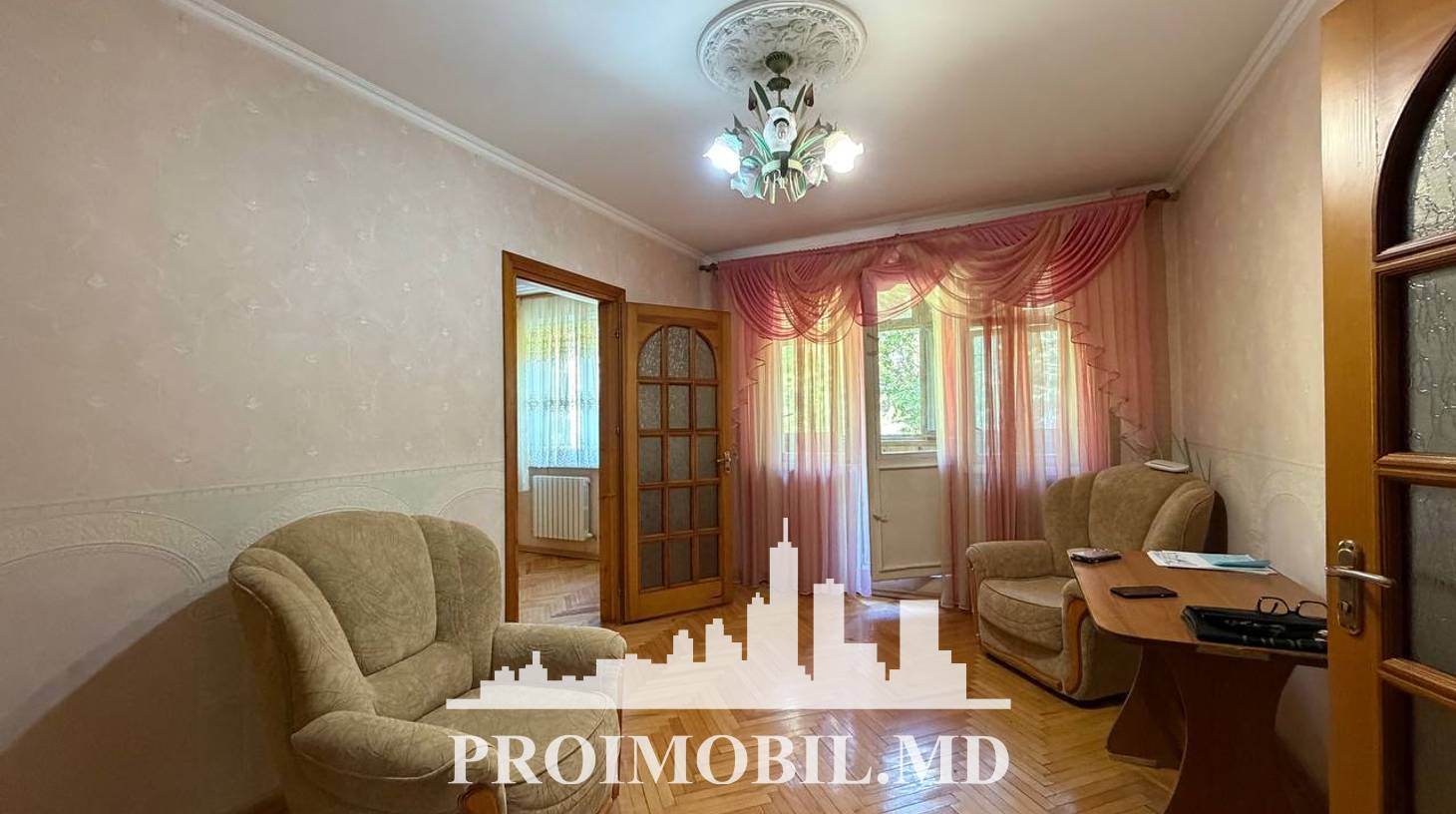 https://images.proimobil.md/nkCfxkRIEpKf7fr0yibRl13QX6kQ436ENScR-IQGK3w/watermark:0.75:so:0:30:0.39/resize:fill:1460:816:1/gravity:ce/bG9jYWw6Ly8vZXN0YXRlL2xyL2VjNDBhZDljLTEyMWQtNDczNy05NjUyLTI1ZTNiZTY3YmJiYS5qcGVn