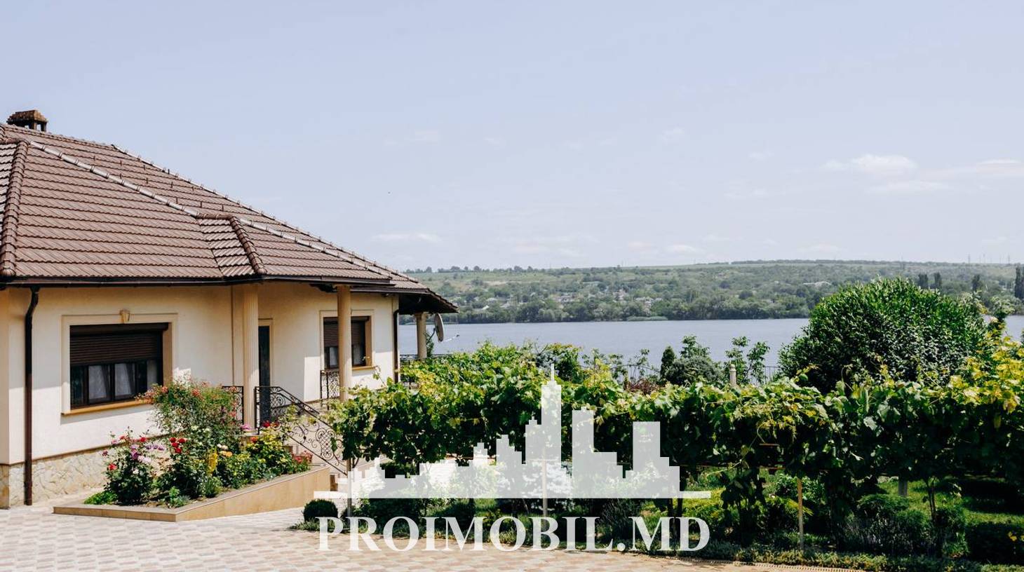 https://images.proimobil.md/nkSZxH4vmBAb5mKdWnTCNY4ZEqGAxEWafZHxJFI1Fwo/watermark:0.75:so:0:30:0.39/resize:fill:1460:816:1/gravity:ce/bG9jYWw6Ly8vZXN0YXRlL2xyL2Y2OGY0NjYxLTVlZGQtNGY5My04ZDhlLTI2M2VhZmQ3YWZhNi5qcGVn
