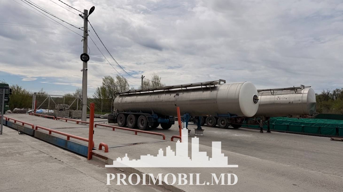 https://images.proimobil.md/nkmg6NLjaXP-kW8CmjP932Di4qaYX2HiHT7k6Y-GQj4/watermark:0.75:so:0:30:0.39/resize:fill:1460:816:1/gravity:ce/bG9jYWw6Ly8vZXN0YXRlL2xyL2ZkNWQyYTY1LWIxNWMtNDkzOC1iZjZkLThhYjRjZmU4Y2QyNC5qcGVn