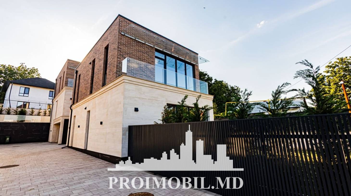https://images.proimobil.md/nlUBcihhjTrjobq-k9bUbvhBU01221zYudSV2Tq-woU/watermark:0.75:so:0:30:0.39/resize:fill:1460:816:1/gravity:ce/bG9jYWw6Ly8vZXN0YXRlL2xyLzA1NGYxYzEwLTFiYzEtNDUwNy1hZmI1LWYxZjQ0MTg1MmM5NS5qcGVn