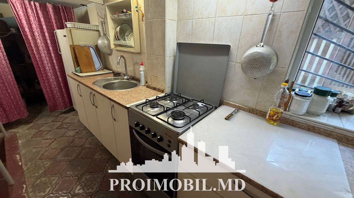 https://images.proimobil.md/nmz7GaZJgcVzA33eFGBqnFBGOT8e39bFzs1gEu3WMIA/watermark:0.75:so:0:30:0.39/resize:fill:1460:816:1/gravity:ce/bG9jYWw6Ly8vZXN0YXRlL2xyLzQ5YzA4MjAwLTc4NmYtNDZiNi1iYzQxLWZjMmEyOTAyZTY1Ny5qcGVn