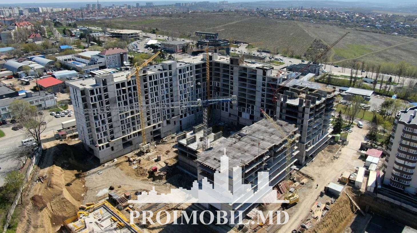 https://images.proimobil.md/nrVTdZ00pllaGJXobSC41vgdNtb3f81bXV020UPA8Vg/watermark:0.75:so:0:30:0.39/resize:fill:1460:816:1/gravity:ce/bG9jYWw6Ly8vZXN0YXRlL2xyLzE3NGJjMWMzLTZiNTYtNDVjOC1iZThjLTE5YWY0MTA1MzU1OS5qcGVn