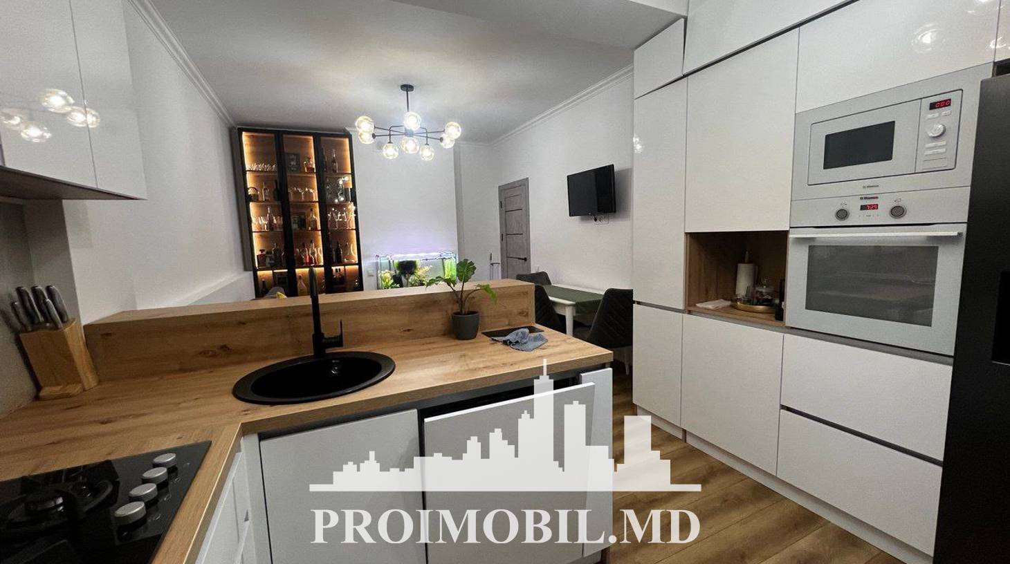 https://images.proimobil.md/nuGBITybYTQCNoVq6X3OVynI6DqfMftlhCGwR_lZvSs/watermark:0.75:so:0:30:0.39/resize:fill:1460:816:1/gravity:ce/bG9jYWw6Ly8vZXN0YXRlL2xyLzk2N2QwYzUyLWMxODQtNDYxOC1iOGM2LTQ2MDljZTRjYzE4YS5qcGVn